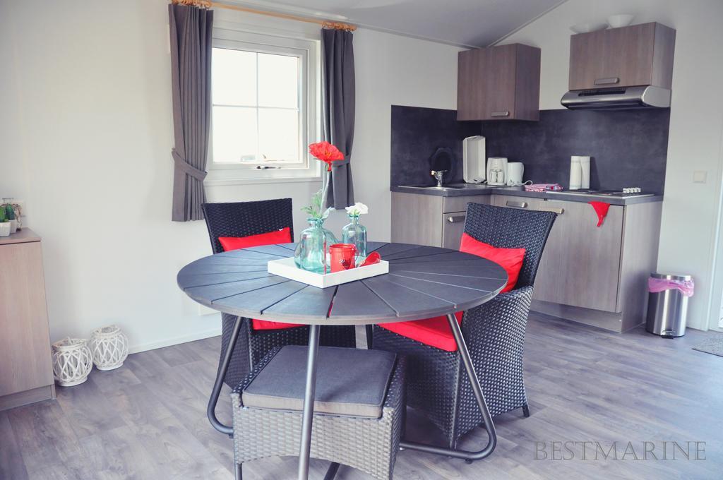Bestmarine Waterchalets Flevo Marina Lelystad Camera foto
